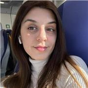Laureata in chimica presso l’università di Roma “La Sapienza”